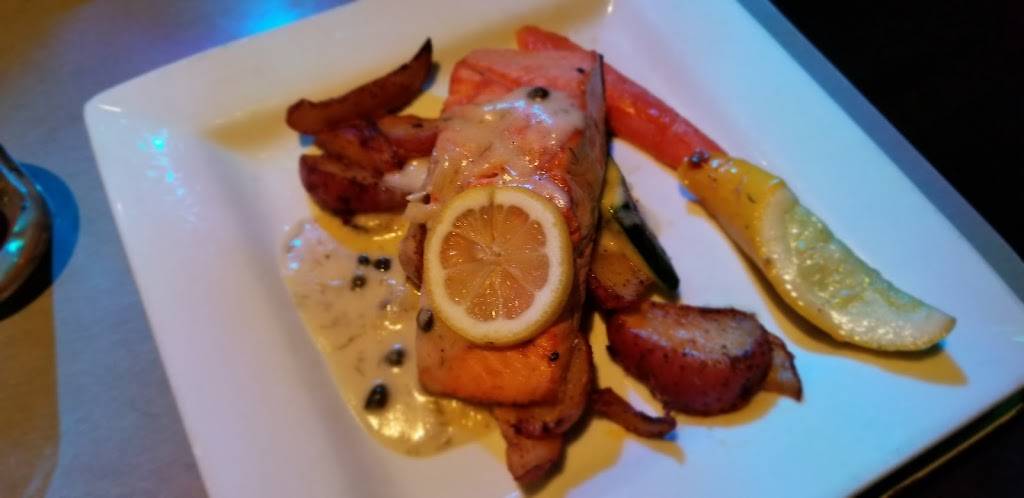 Sharks Underwater Grill | restaurant | 7007 Sea World Dr, Orlando, FL 32821, USA | 4073632591 OR +1 407-363-2591