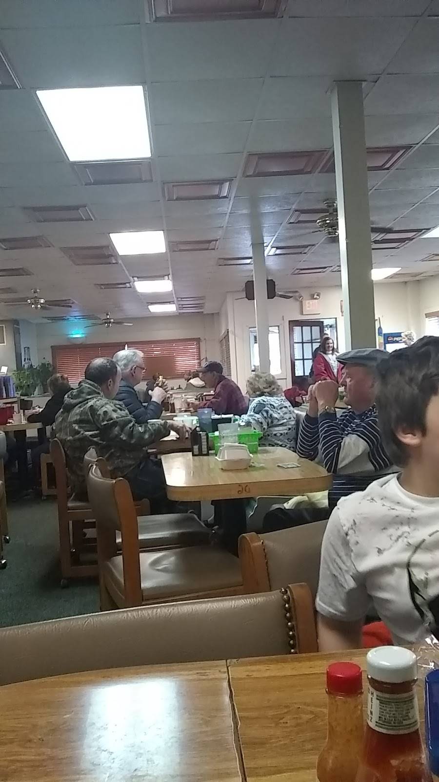 Clares | restaurant | 2502 E William St, Decatur, IL 62521, USA | 2174283437 OR +1 217-428-3437