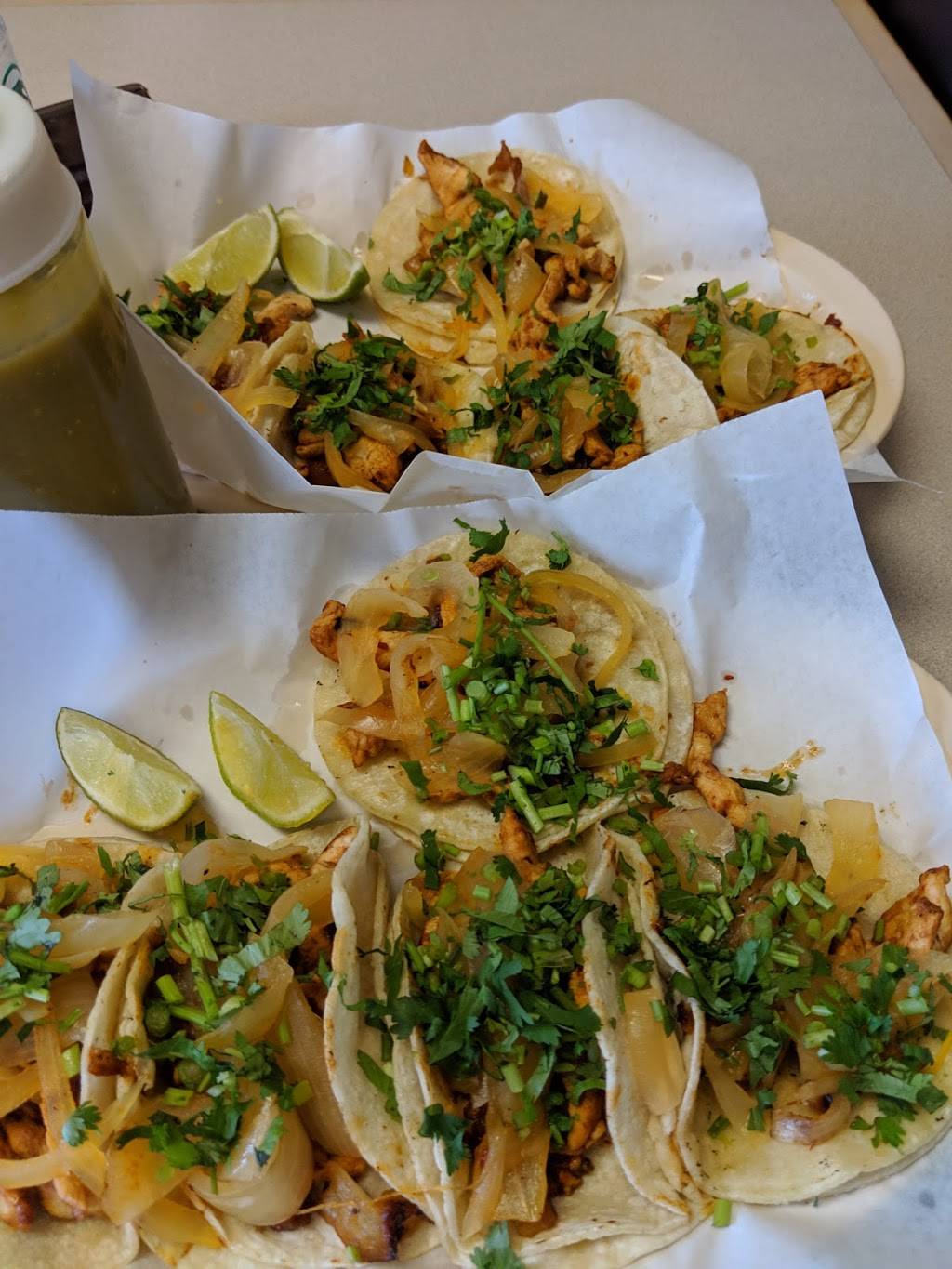 Speedy Burrito | restaurant | 307 W Main St, Lebanon, TN 37087, USA | 6157844071 OR +1 615-784-4071