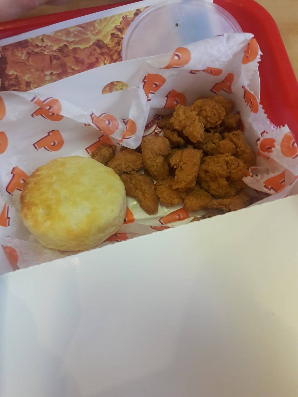 Popeyes Louisiana Kitchen | restaurant | 3660 Austin Peay Hwy, Memphis, TN 38128, USA | 9013775056 OR +1 901-377-5056