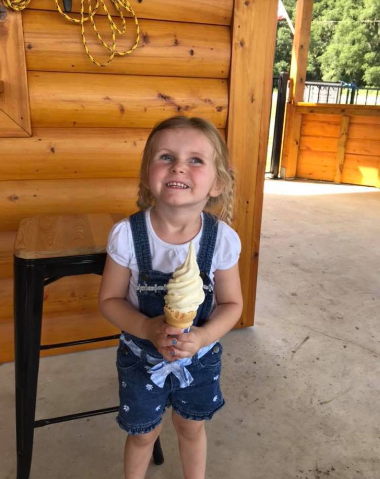 Hallies Landing | restaurant | 831 Huntington Rd, Crescent City, FL 32112, USA | 3865598125 OR +1 386-559-8125