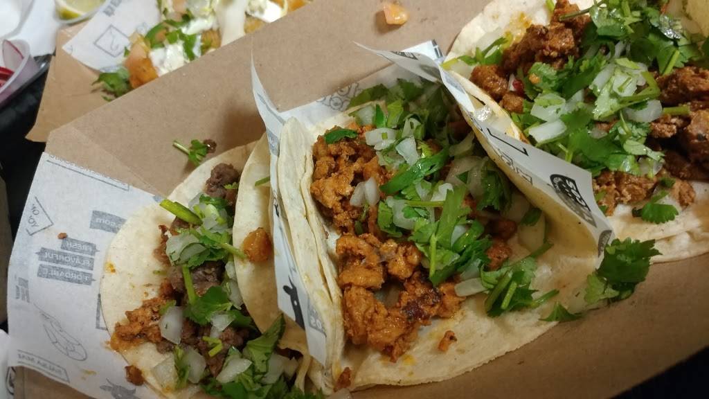 Holé Molé Tacos | restaurant | 531 E Carson St, Carson, CA 90745, USA | 3109529382 OR +1 310-952-9382