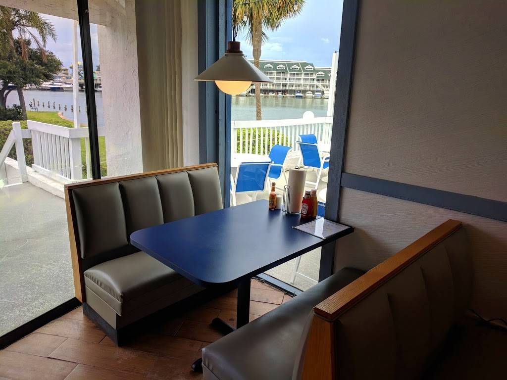 ShipWatch Bar & Grill | restaurant | 11900 Shipwatch Dr, Largo, FL 33774, USA | 7277358382 OR +1 727-735-8382