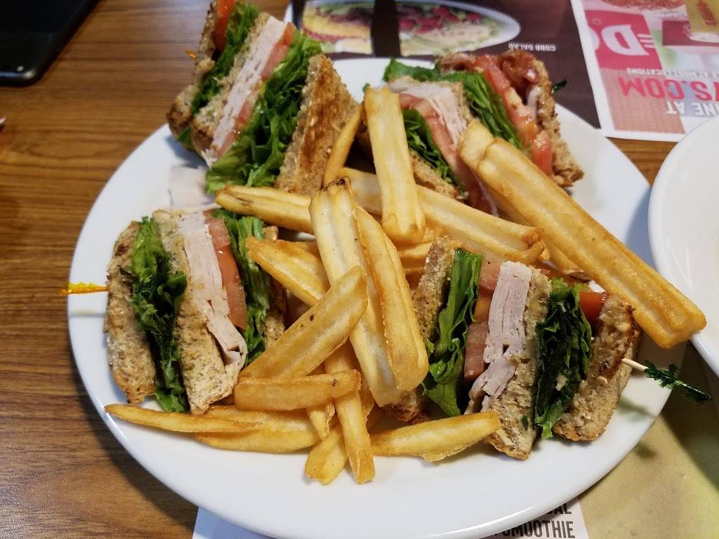 Dennys | restaurant | 34 Gusabel Ave, Nashua, NH 03063, USA | 6035780370 OR +1 603-578-0370