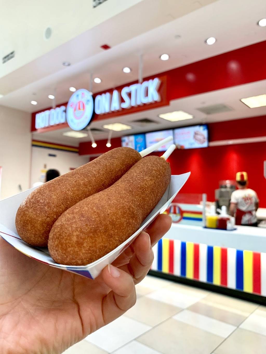 Hot Dog on a Stick | meal takeaway | 121 Los Cerritos Center, Cerritos, CA 90703, USA | 5628600384 OR +1 562-860-0384
