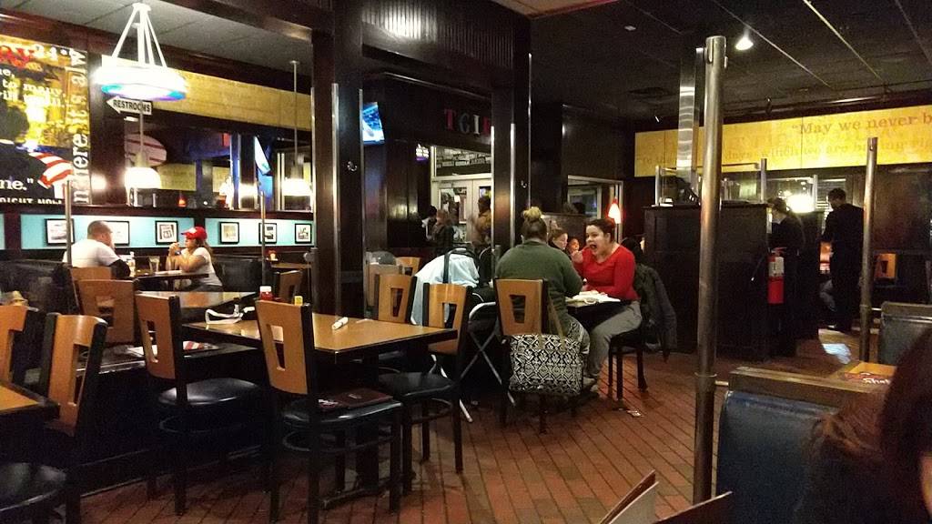 TGI Fridays | restaurant | 335 Union St, Waterbury, CT 06706, USA | 2035918800 OR +1 203-591-8800
