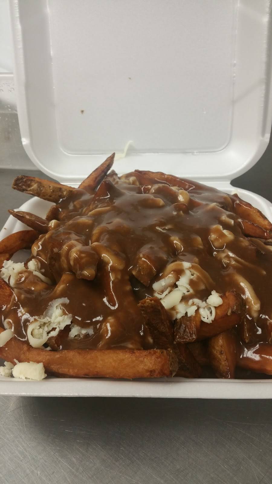 Sarduccis East | restaurant | 2675 Lauzon Road, Windsor, ON N8T 2Z5, Canada | 5199747200 OR +1 519-974-7200