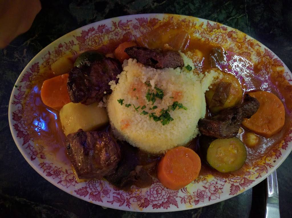 Thai Kitchen | restaurant | 2851 N Oakland Ave, Milwaukee, WI 53211, USA | 4149628851 OR +1 414-962-8851