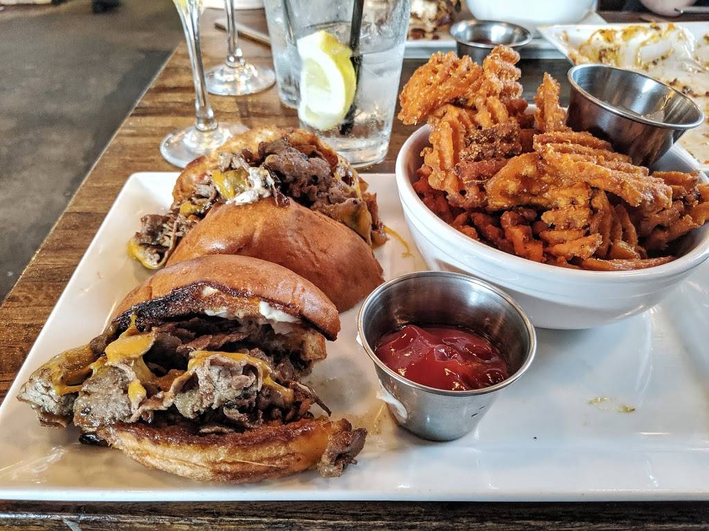 Crave Kitchen & Bar | restaurant | 631 N Resler Dr Suite B, El Paso, TX 79912, USA | 9155812213 OR +1 915-581-2213