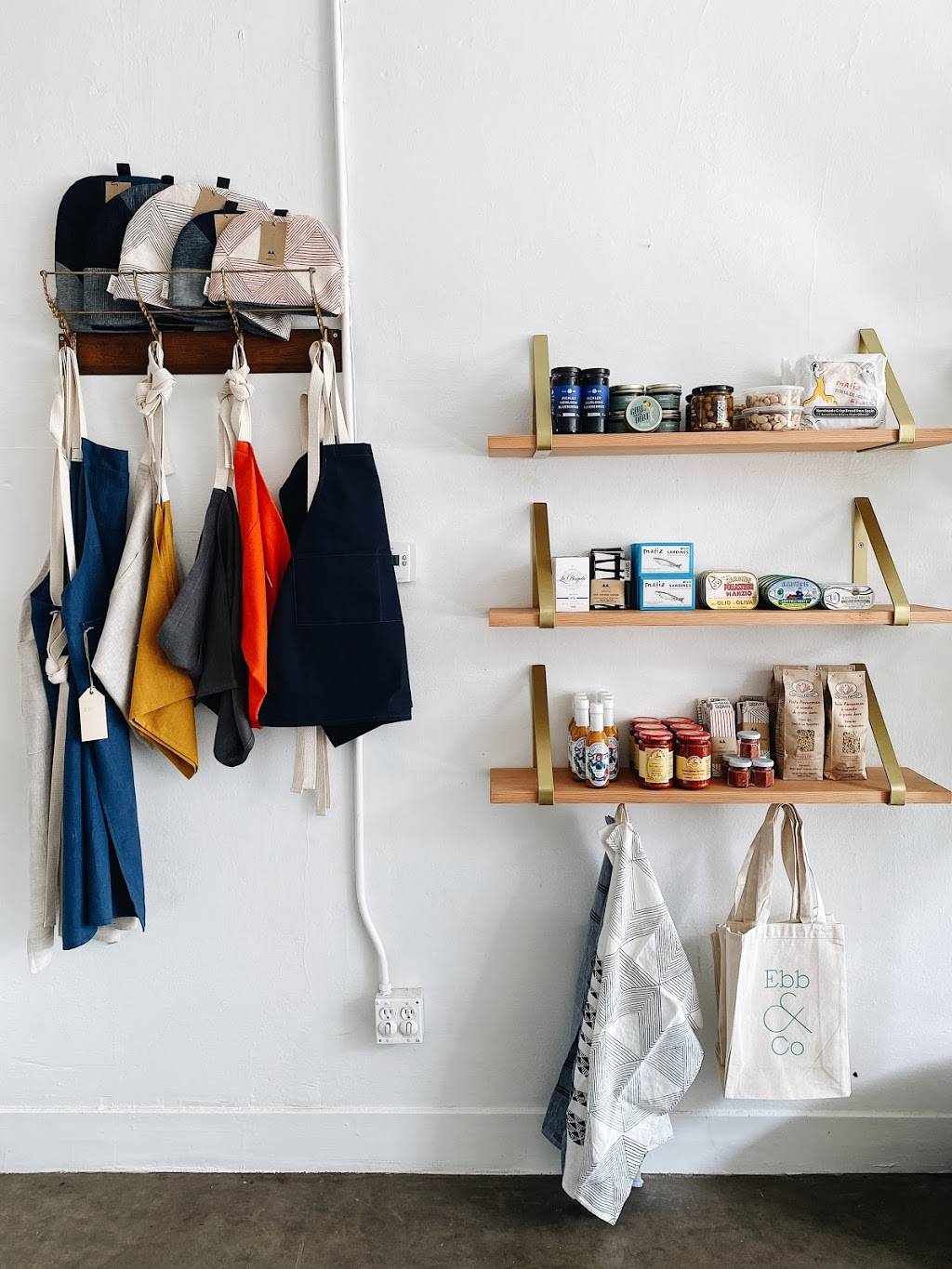 Ebb & Company | restaurant | 3404 NE 55th St, Seattle, WA 98105, USA | 2067292453 OR +1 206-729-2453