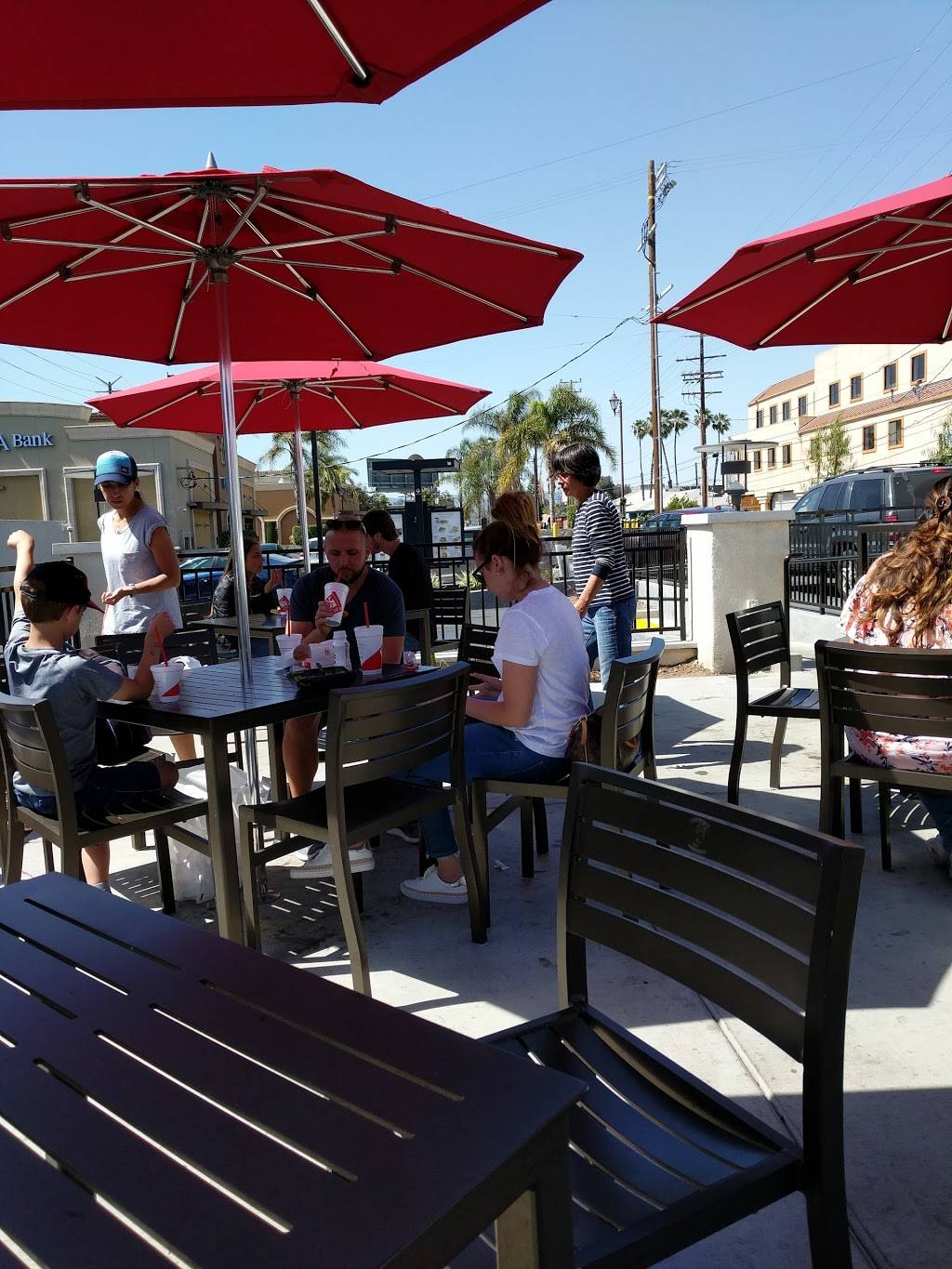 Chick-fil-A | restaurant | 4050 Lincoln Blvd, Venice, CA 90292, USA | 3103013330 OR +1 310-301-3330