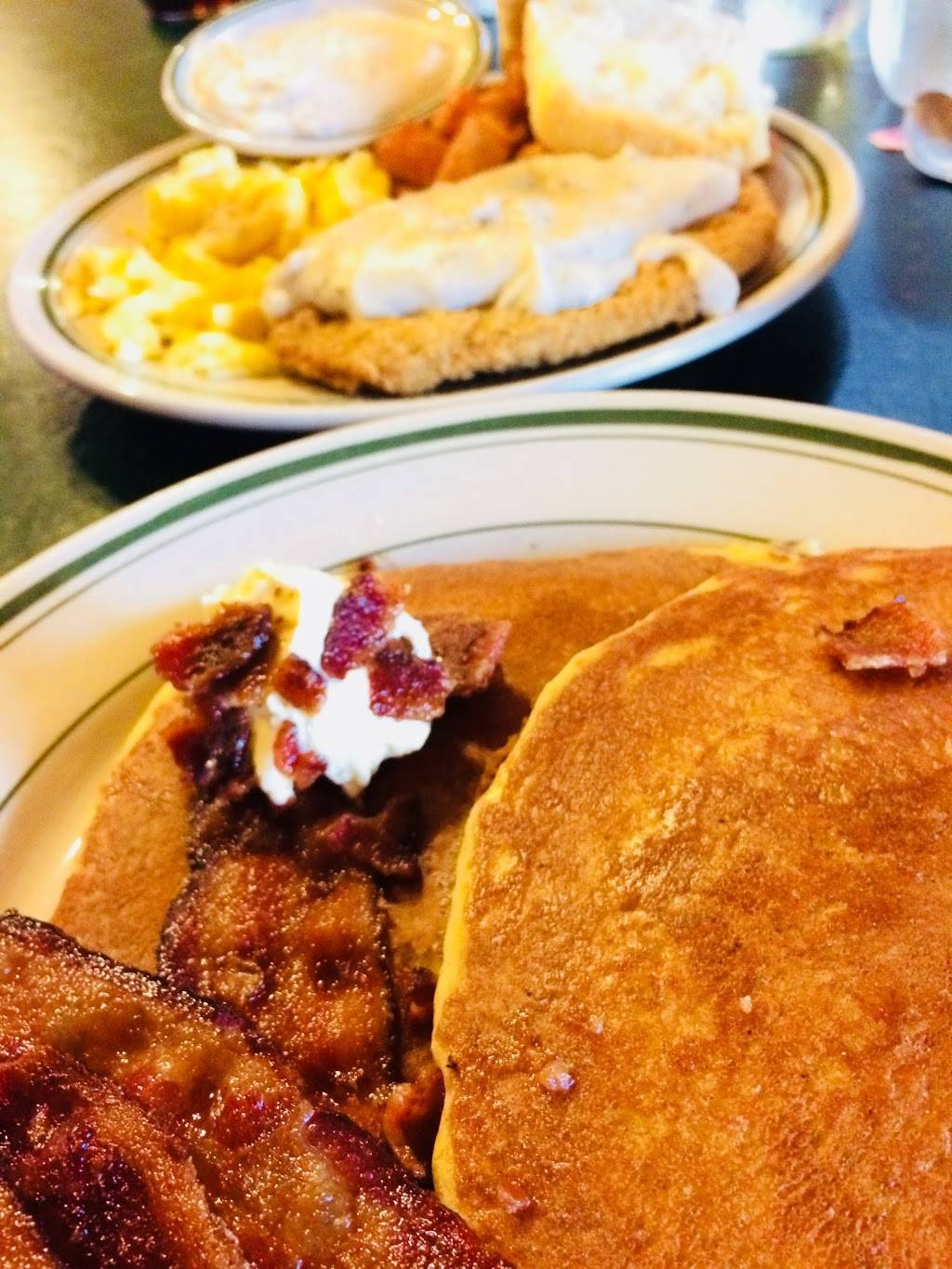 Hillbillys Restaurant | restaurant | 3275 Wears Valley Rd, Sevierville, TN 37862, USA | 8654464732 OR +1 865-446-4732