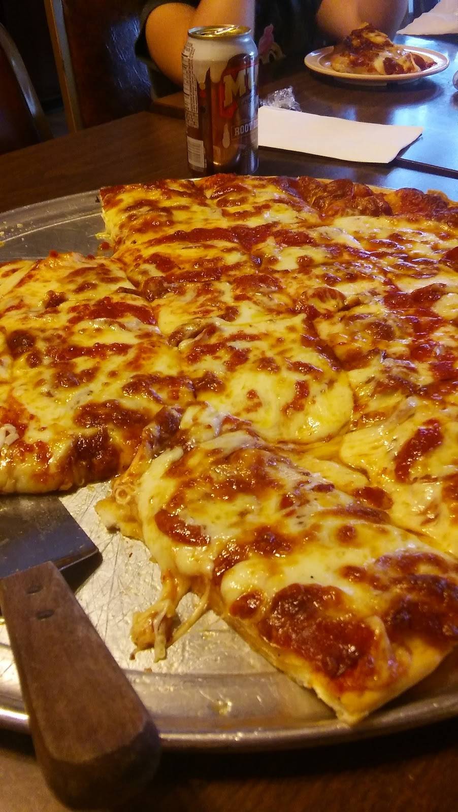 Al & Leda Pizzeria | restaurant | 325 W Everett St, Dixon, IL 61021, USA | 8152843932 OR +1 815-284-3932