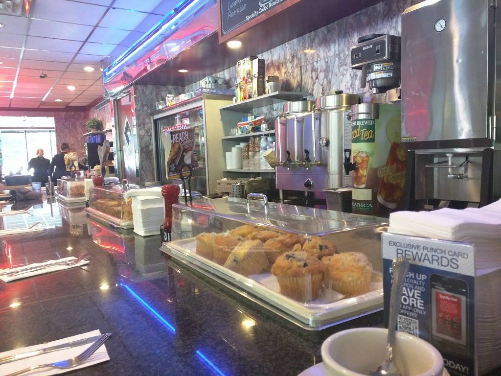 Six Brothers Diner | restaurant | 475 Clove Rd, Little Falls, NJ 07424, USA | 9732562510 OR +1 973-256-2510