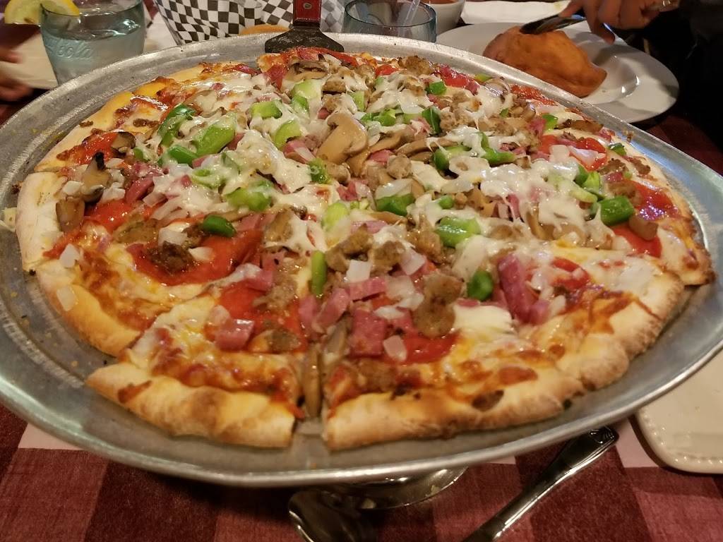 Di Ciccos Italian Restaurant | restaurant | 267 Academy Ave, Sanger, CA 93657, USA | 5598755557 OR +1 559-875-5557