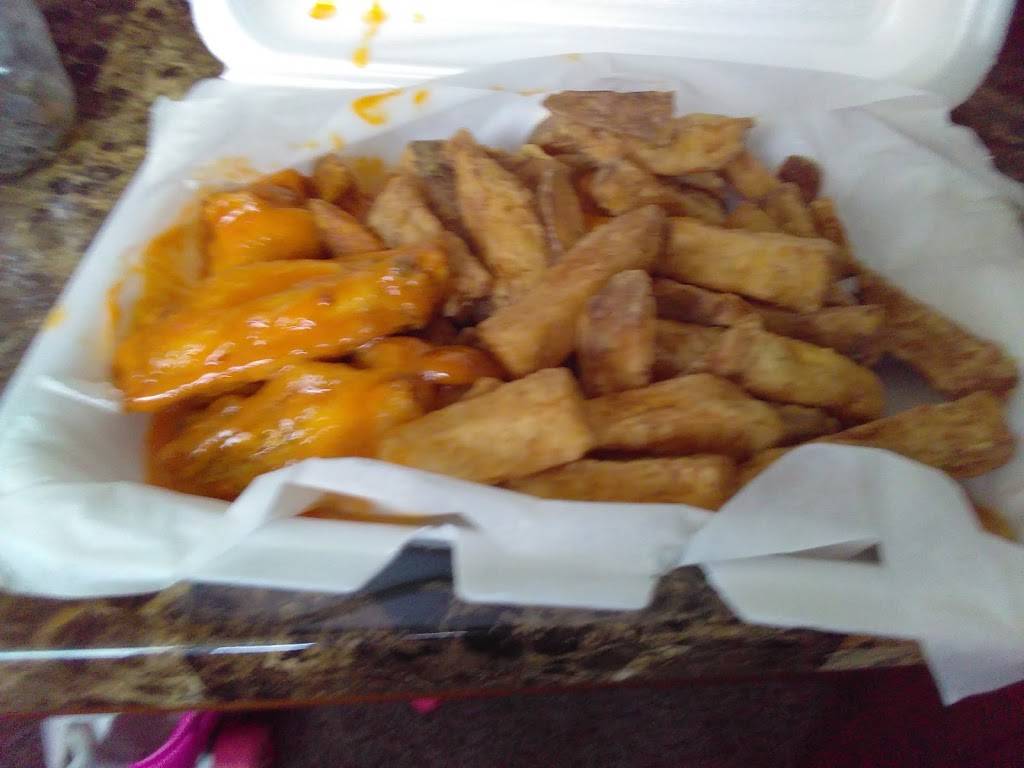 Wing Station | restaurant | 2119 Crums Ln, Louisville, KY 40216, USA | 5026180288 OR +1 502-618-0288