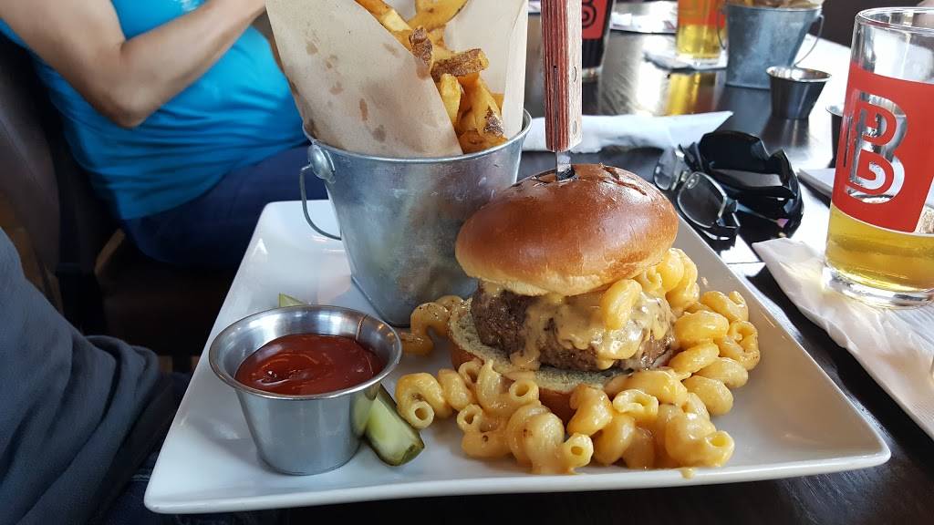 The Burlington League | restaurant | 1002 S 10th St, Omaha, NE 68108, USA | 4028858927 OR +1 402-885-8927