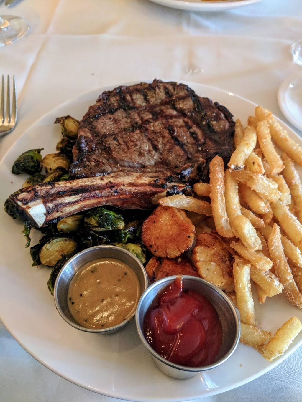 Abigails Grille and Wine Bar | restaurant | 4 Hartford Rd, Weatogue, CT 06089, USA | 8602641580 OR +1 860-264-1580