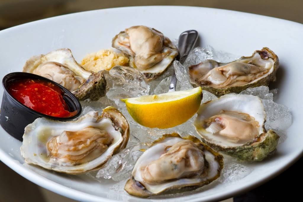 Caps On the Water | restaurant | 4325 Myrtle St, St. Augustine, FL 32084, USA | 9048248794 OR +1 904-824-8794