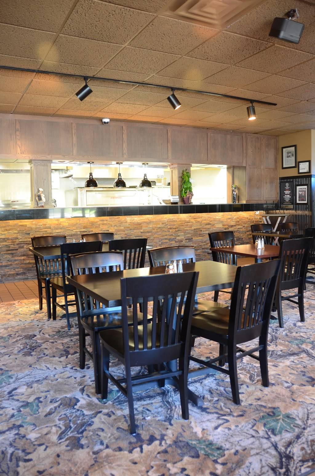 Sal Vitales Italian Restaurant and Pizzeria | meal takeaway | 1010 Park Ave, Muscatine, IA 52761, USA | 5632648259 OR +1 563-264-8259