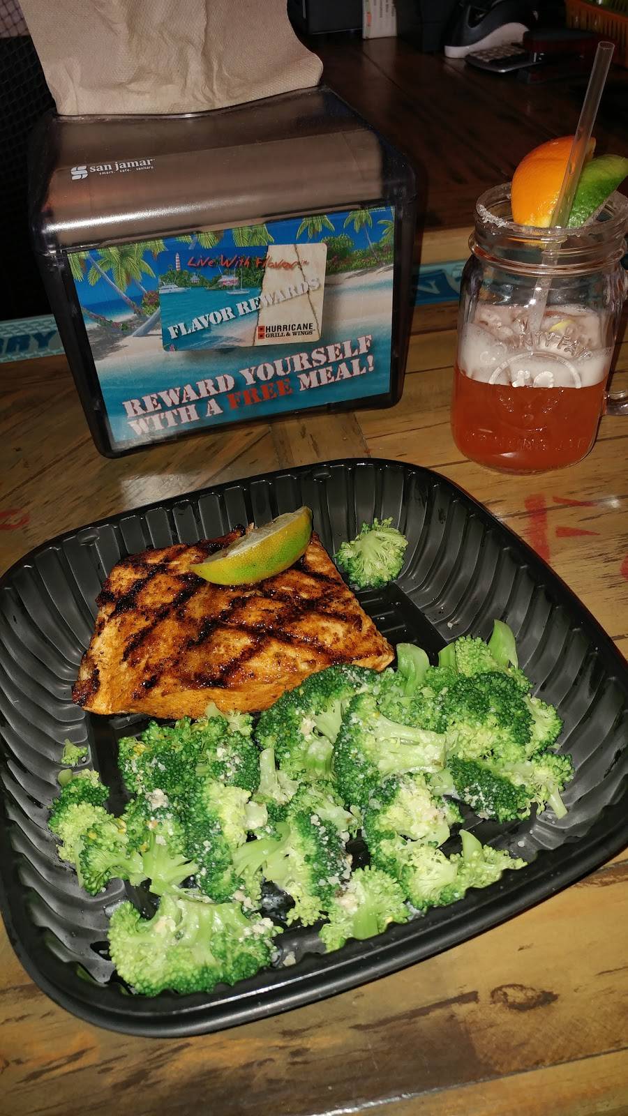 Hurricane Grill & Wings | restaurant | 3345 Hempstead Turnpike, Levittown, NY 11756, USA | 5165209464 OR +1 516-520-9464