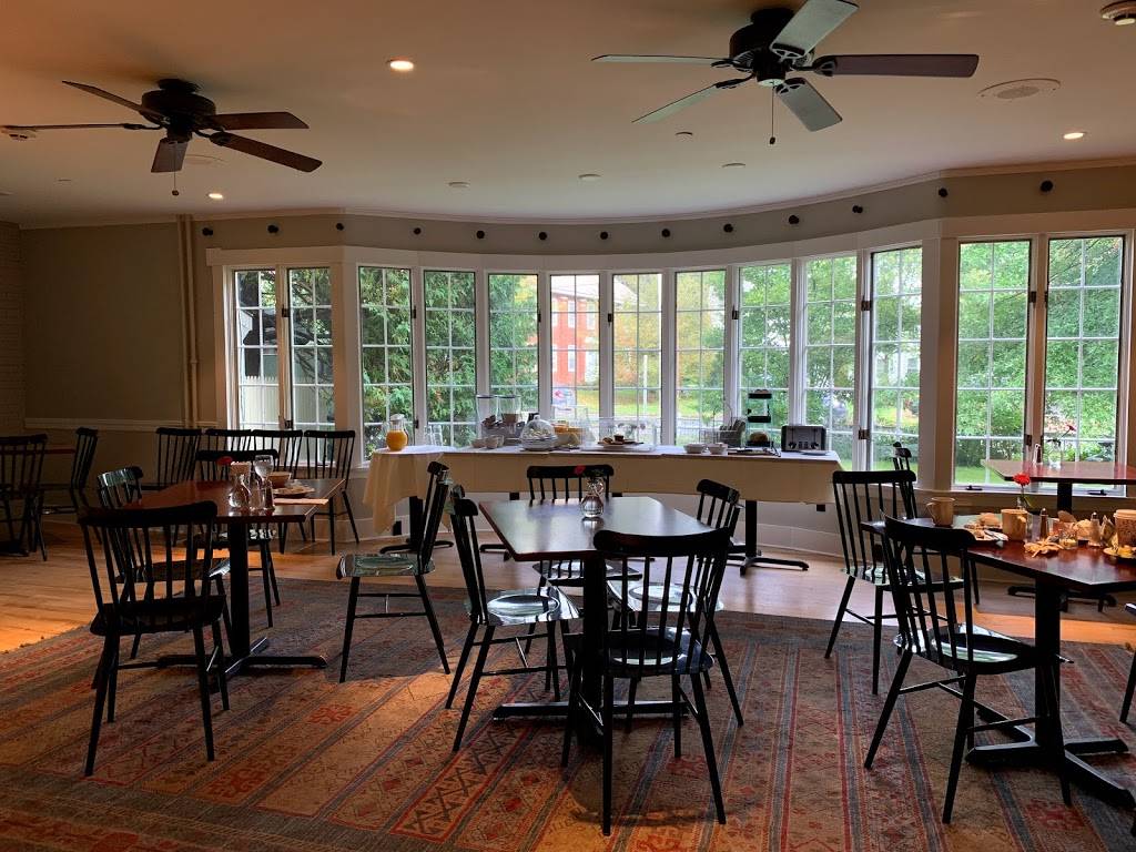 The Norwich Inn | restaurant | 325 S Main St, Norwich, VT 05055, USA | 8026491143 OR +1 802-649-1143