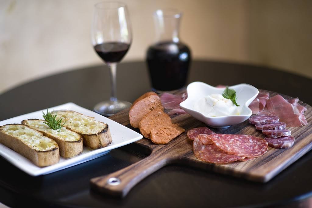 Olio e Limone Ristorante & Olio Pizzeria | restaurant | 11 W Victoria St #21, Santa Barbara, CA 93101, USA | 8058992699 OR +1 805-899-2699