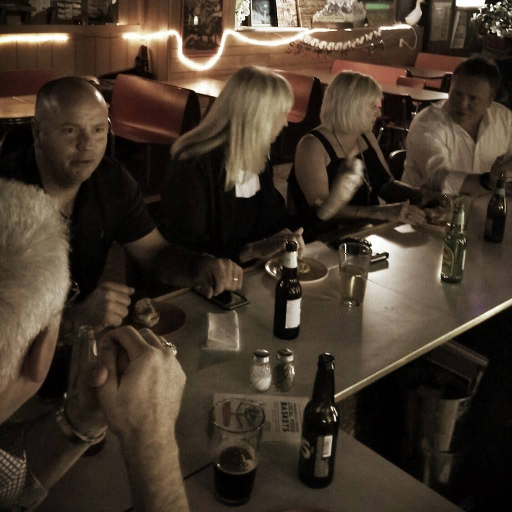 Warsaw Inn | restaurant | 305 Tomlinson Ave, Glen Dale, WV 26038, USA | 3048454410 OR +1 304-845-4410