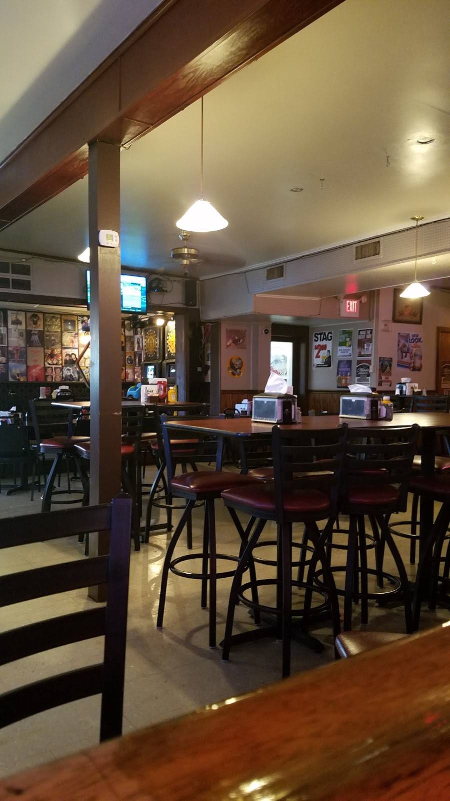 Chicos Bar & Grill | night club | 575 S 6th St, Wood River, IL 62095, USA | 6182541310 OR +1 618-254-1310