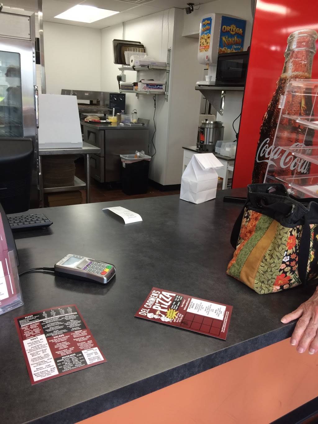 Del Carmens Pizza | restaurant | 2855 N Water St, Decatur, IL 62526, USA | 2173307485 OR +1 217-330-7485