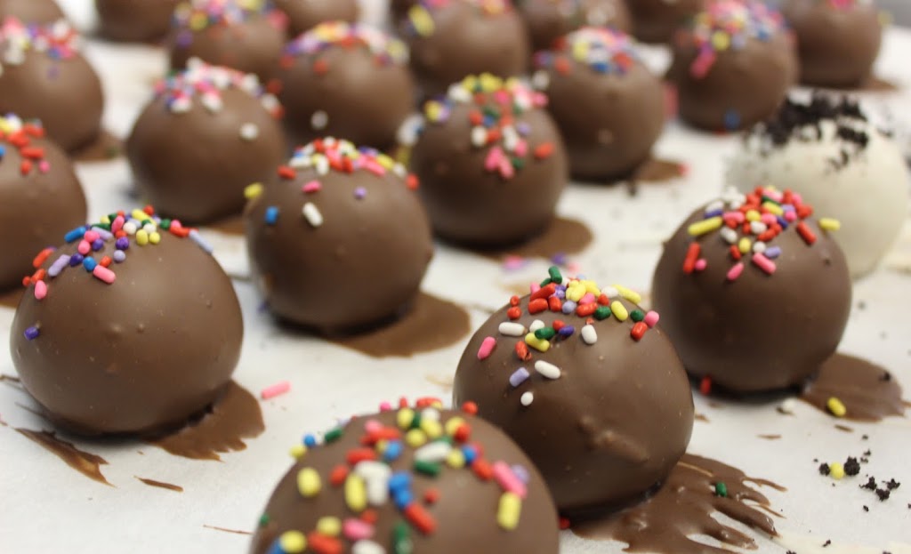 Kims Other Place | bakery | 218 W Morton Ave, Jacksonville, IL 62650, USA | 2177910007 OR +1 217-791-0007