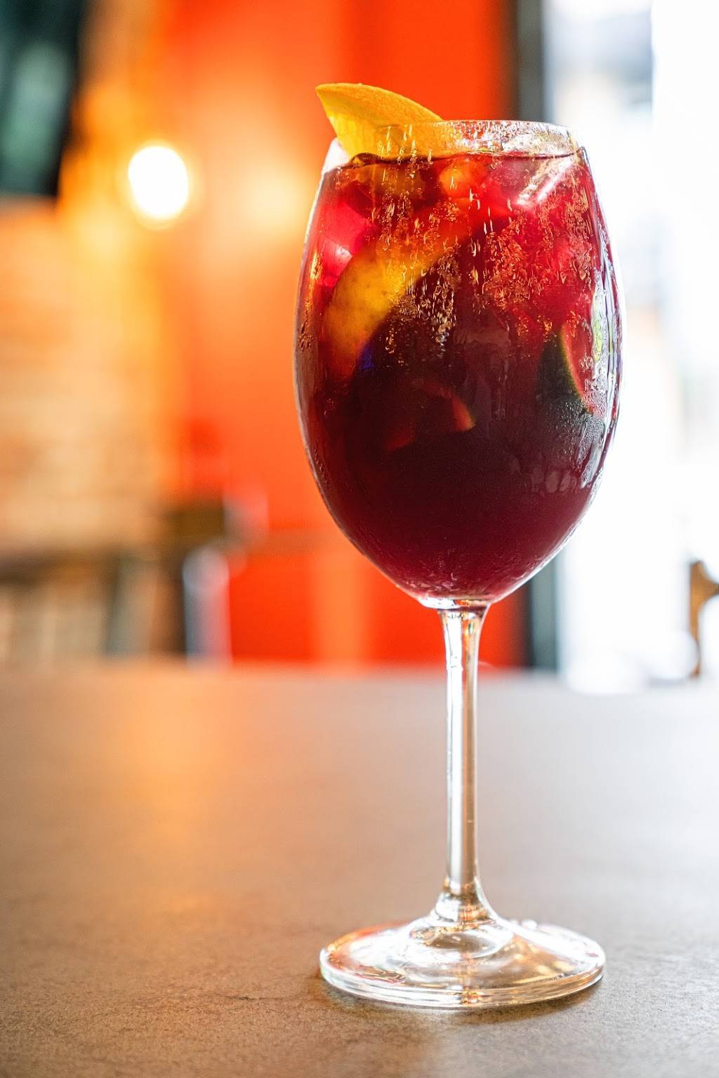 Hale Street Cantina | restaurant | 109 N Hale St, Wheaton, IL 60187, USA | 3317167141 OR +1 331-716-7141