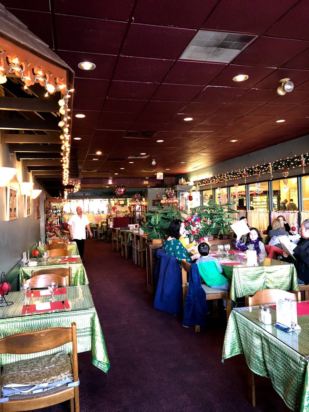 Thai Place Restaurant | restaurant | 2 E India Square Mall, Salem, MA 01970, USA | 9787418008 OR +1 978-741-8008