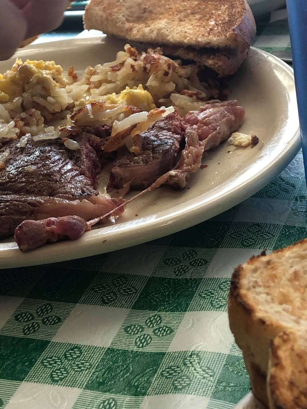 Lisas Radial Cafe | cafe | 817 N 40th St, Omaha, NE 68131, USA | 4025512176 OR +1 402-551-2176