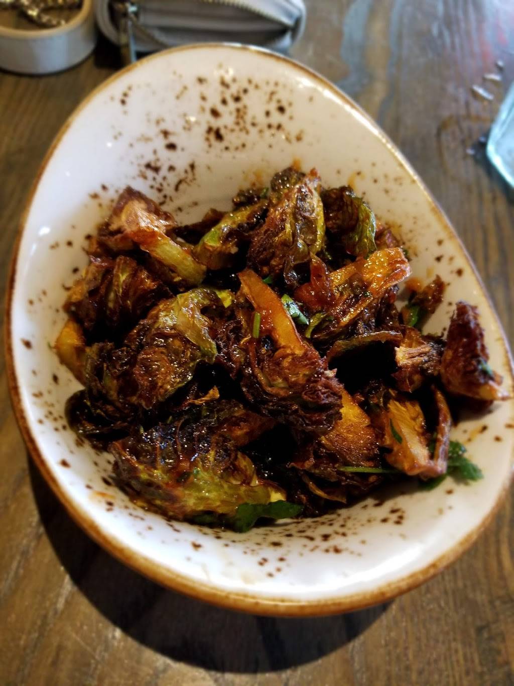 Stock & Barrel | restaurant | 316 W Davis St, Dallas, TX 75208, USA | 2148880150 OR +1 214-888-0150