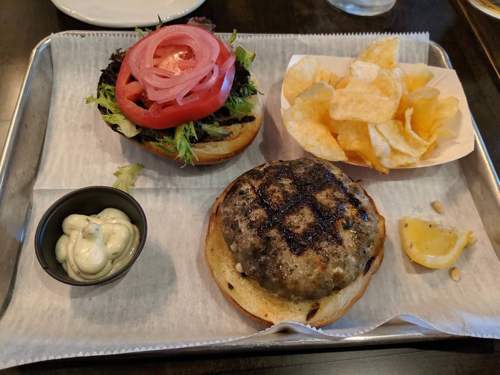 THE LOCAL PEARL OYSTER SHOPPE | restaurant | 124 Canal St, New Smyrna Beach, FL 32168, USA | 3864446483 OR +1 386-444-6483