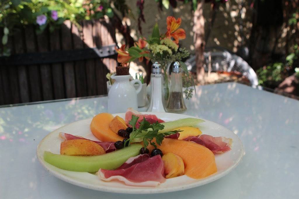 Della Santinas | restaurant | 133 E Napa St, Sonoma, CA 95476, USA | 7079350576 OR +1 707-935-0576