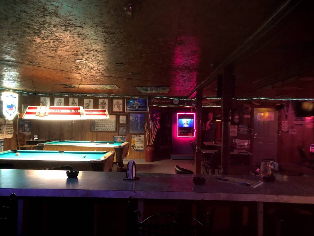 Reggies Bar & Grill | restaurant | 717 S Apperson St, Karnes City, TX 78118, USA | 8307804484 OR +1 830-780-4484