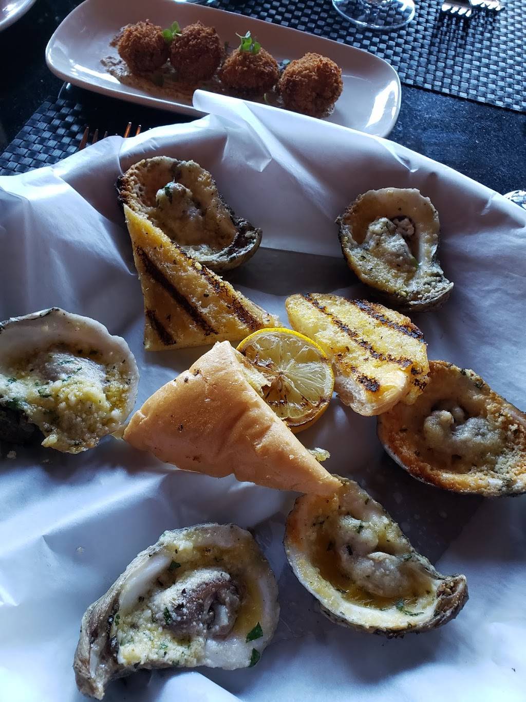 Roux | restaurant | 4205 S MacDill Ave, Tampa, FL 33611, USA | 8134435255 OR +1 813-443-5255