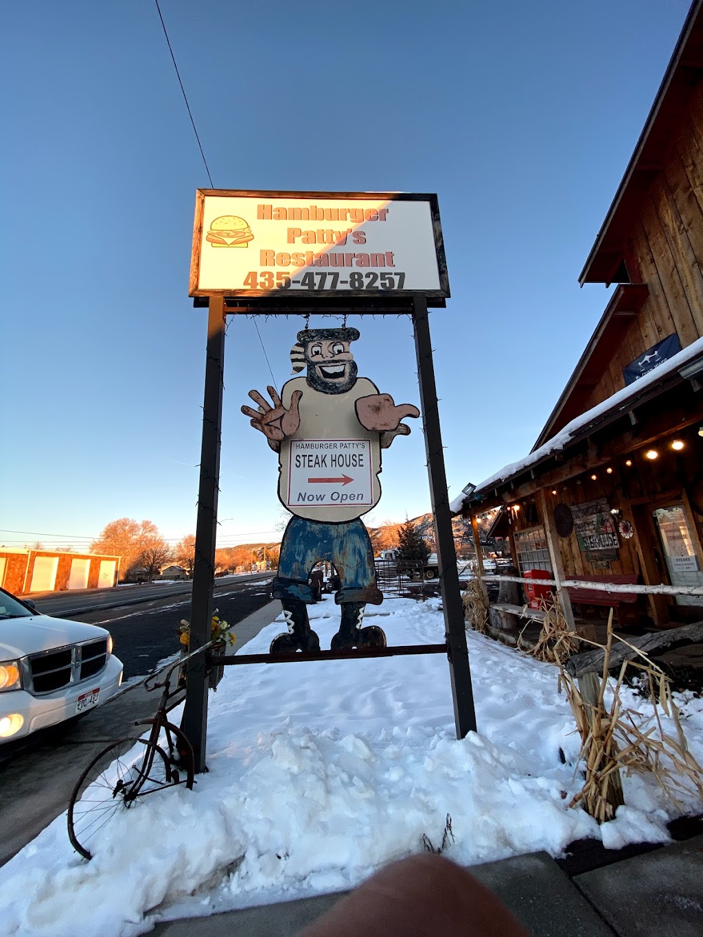 Hamburger Patty’s | restaurant | 197 W 200 S, Parowan, UT 84761, USA | 4354778257 OR +1 435-477-8257