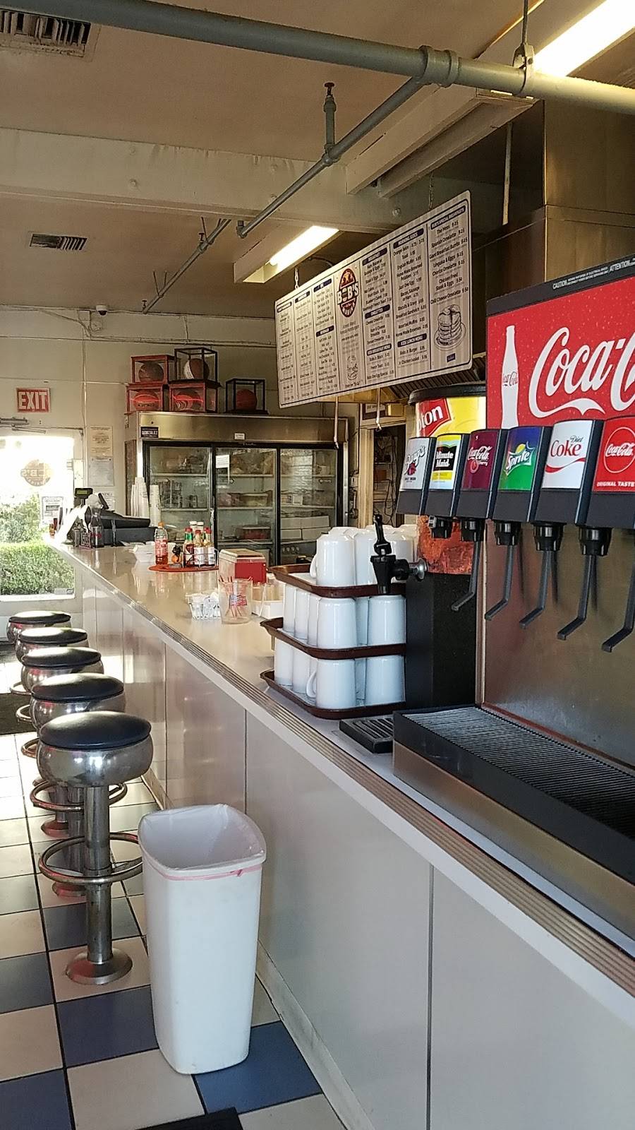 Bobs At The Marina | restaurant | 6639 Embarcadero Dr, Stockton, CA 95219, USA | 2099573279 OR +1 209-957-3279