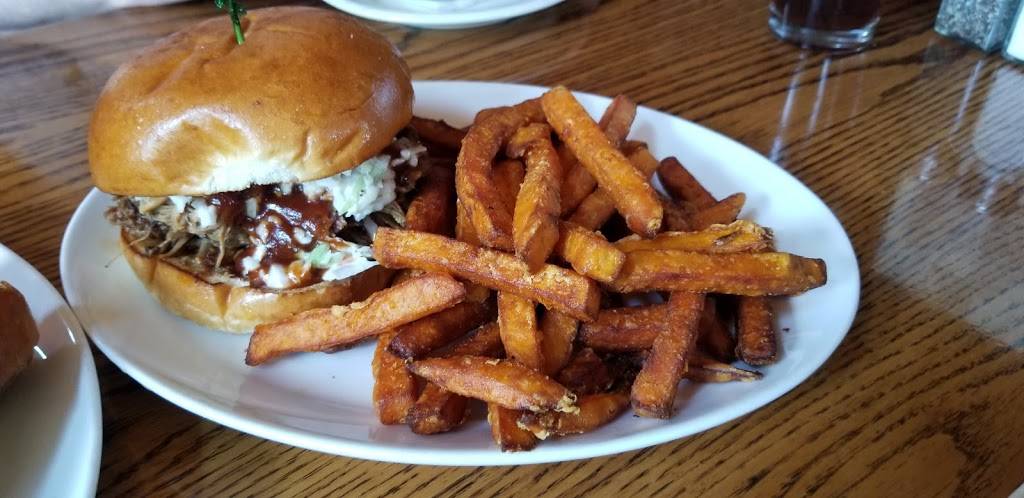 Blue Bird Inn | restaurant | 2387 Cornwall Rd, Lebanon, PA 17042, USA | 7172733000 OR +1 717-273-3000