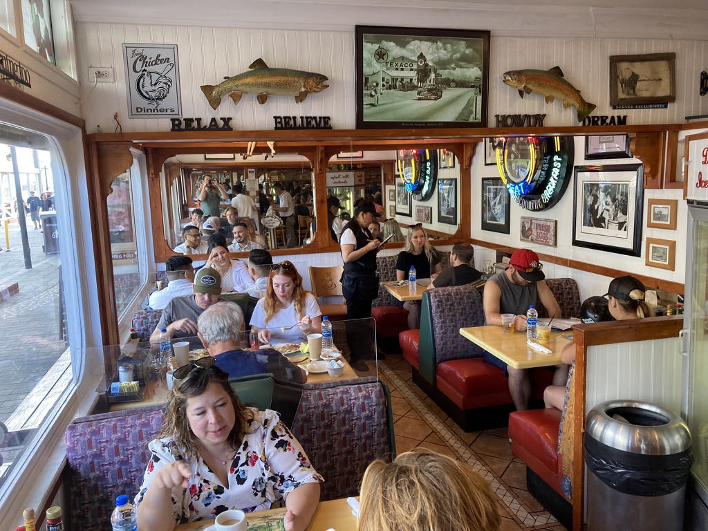 Original Jacks Country Kitchen | restaurant | 118 Catalina Ave, Avalon, CA 90704, USA | 3105101308 OR +1 310-510-1308