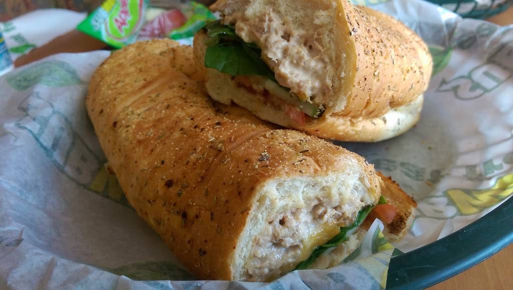 Subway Restaurants | restaurant | 1581 General Booth Blvd Ste 117 Unit 23 & 24Dam Neck Shopping Center, Virginia Beach, VA 23454, USA | 7574252224 OR +1 757-425-2224