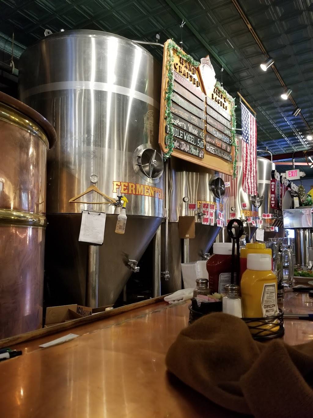 Bent River Brewing Co | restaurant | 1413 5th Ave, Moline, IL 61265, USA | 3097972722 OR +1 309-797-2722