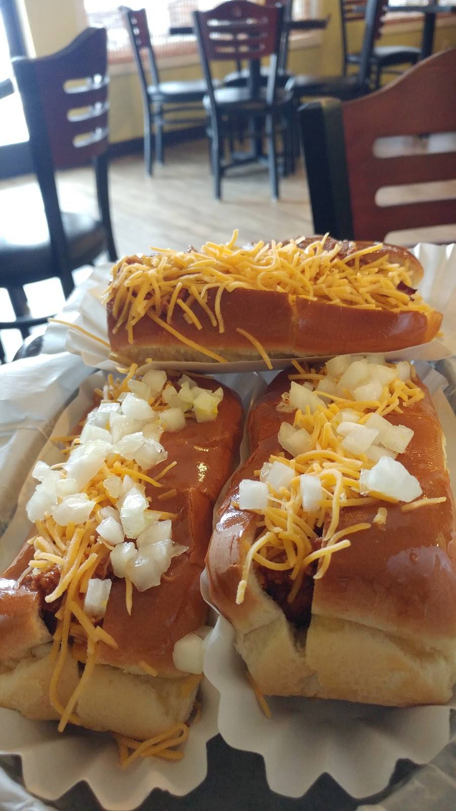 Bobs Dogs | restaurant | 8903 E Oak Island Dr, Oak Island, NC 28465, USA | 9102783456 OR +1 910-278-3456