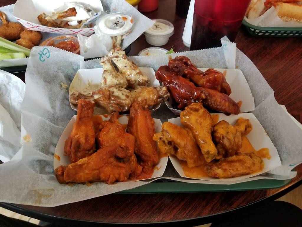 Joes Famous Wings & Wieners | restaurant | 1802, 56 W Main St, Leola, PA 17540, USA | 7175560676 OR +1 717-556-0676