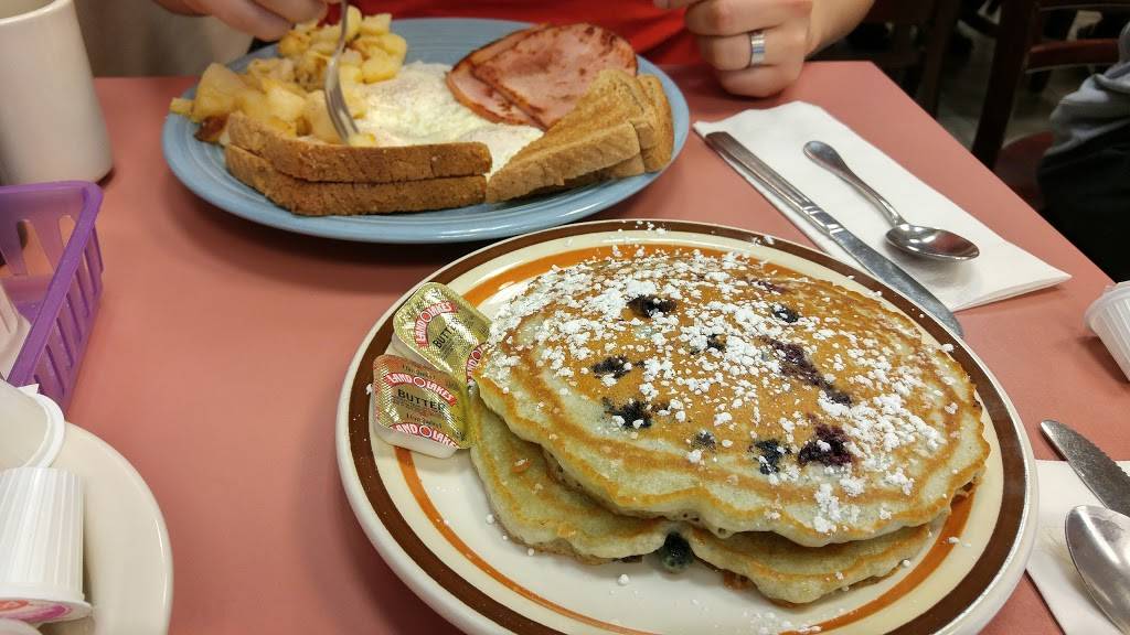 Donnas Restaurant | restaurant | 980 Saratoga St, East Boston, MA 02128, USA | 6175689314 OR +1 617-568-9314