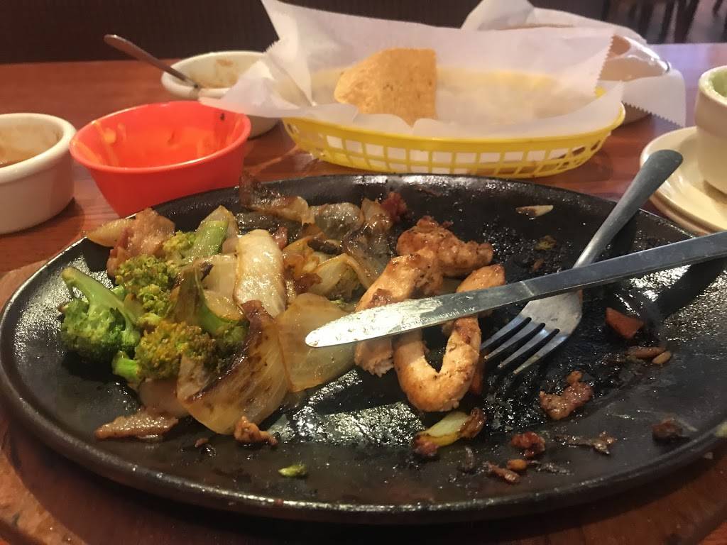 La Casona Mexican Restaurant & Cantina | restaurant | 10292 US-59, Wharton, TX 77488, USA | 9792822755 OR +1 979-282-2755