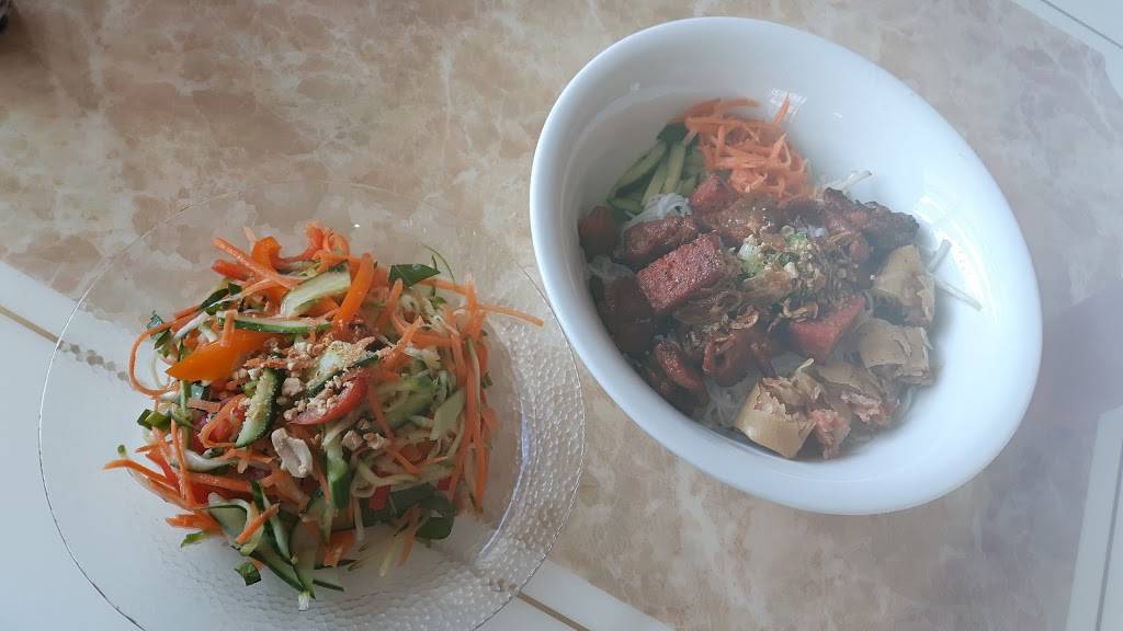 Pho vn Restaurant | restaurant | 43 Oxford St, Tillsonburg, ON N4G 2G4, Canada | 5196886888 OR +1 519-688-6888